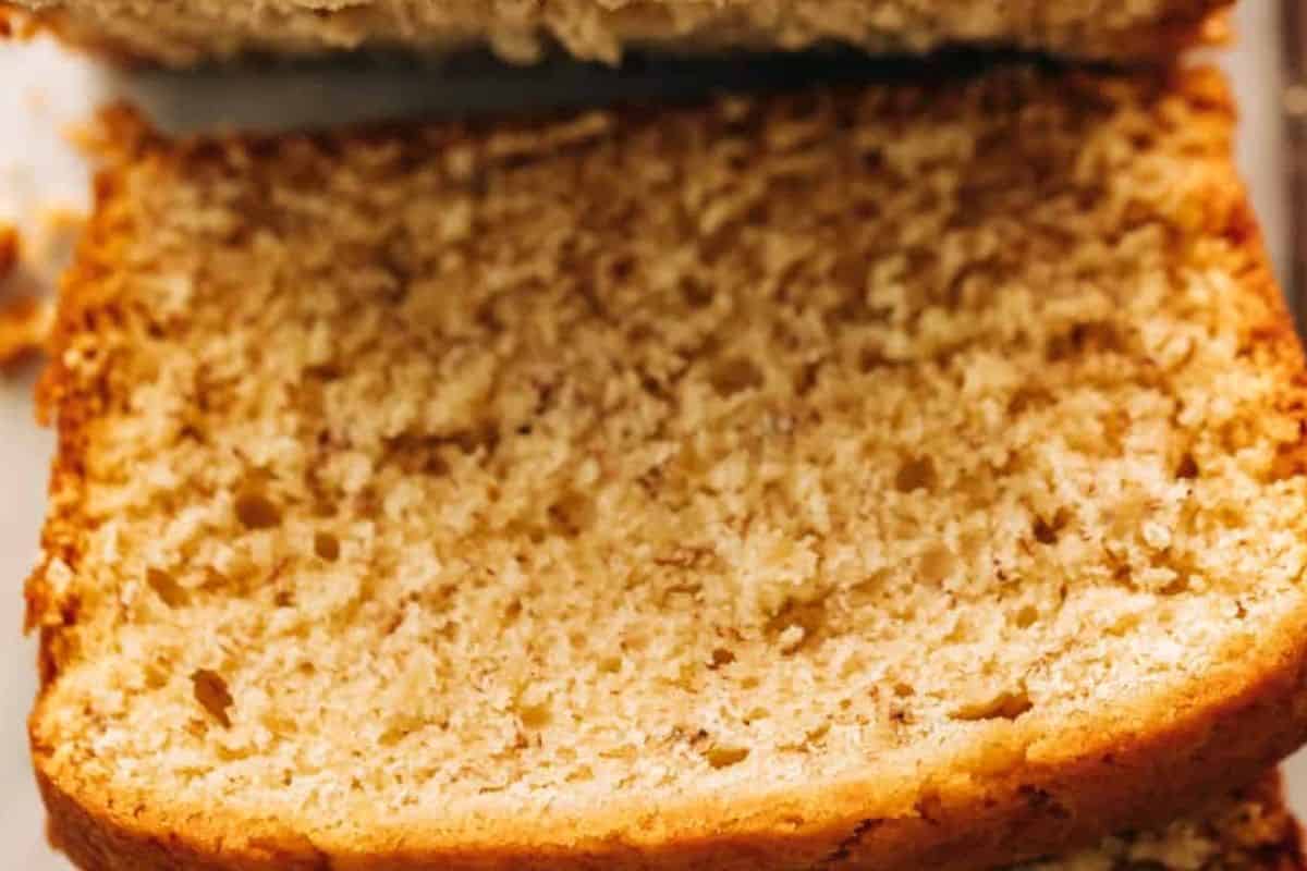 Allow the banana cake to rest in the pan for 30 minutes