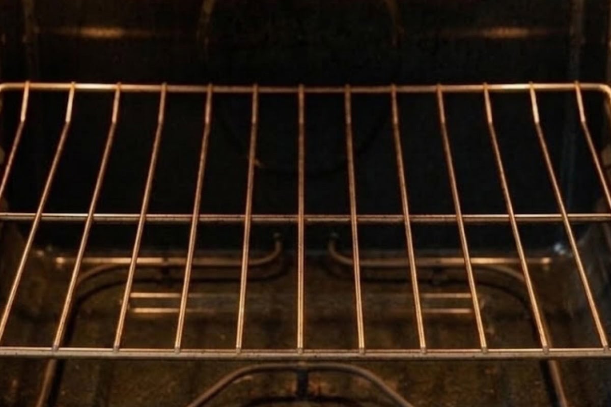 Position oven shelf about 20 cm from the top. Preheat to 220°C from the top.