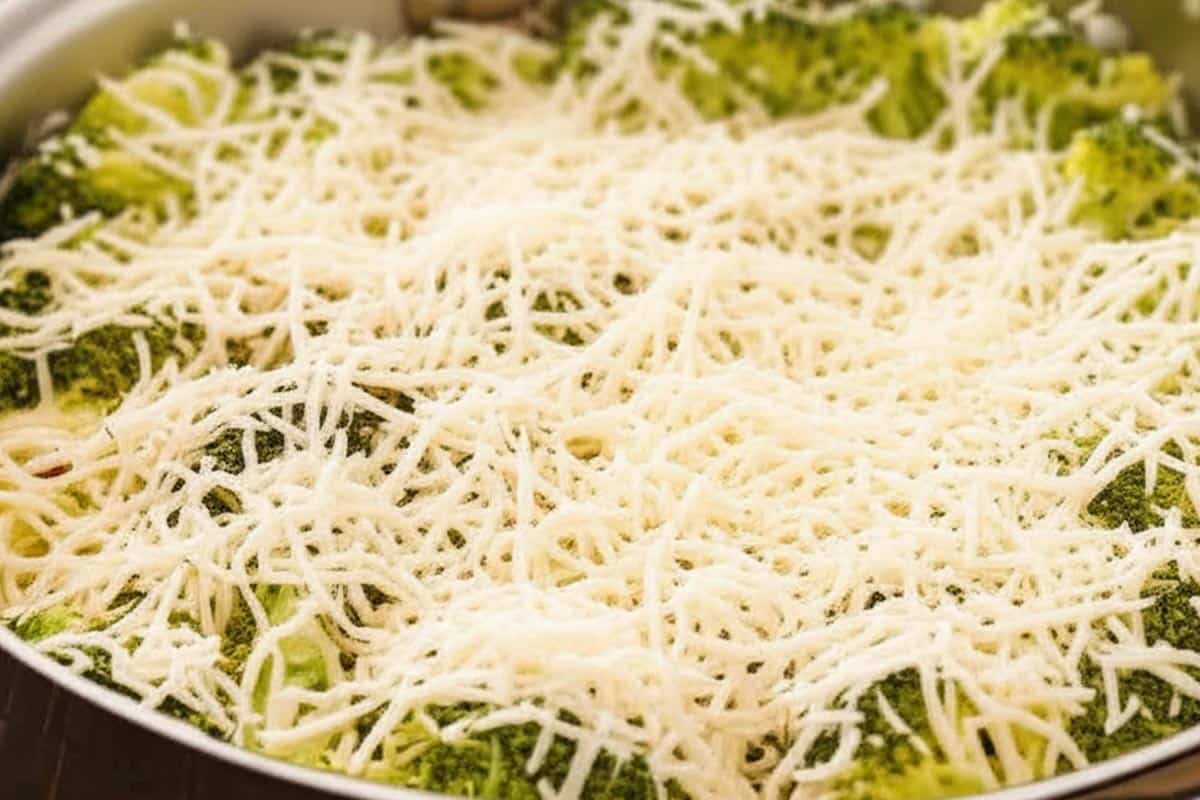 Sprinkled the mozzarella and parmesan evenly over the top of the creamy broccoli & bacon.