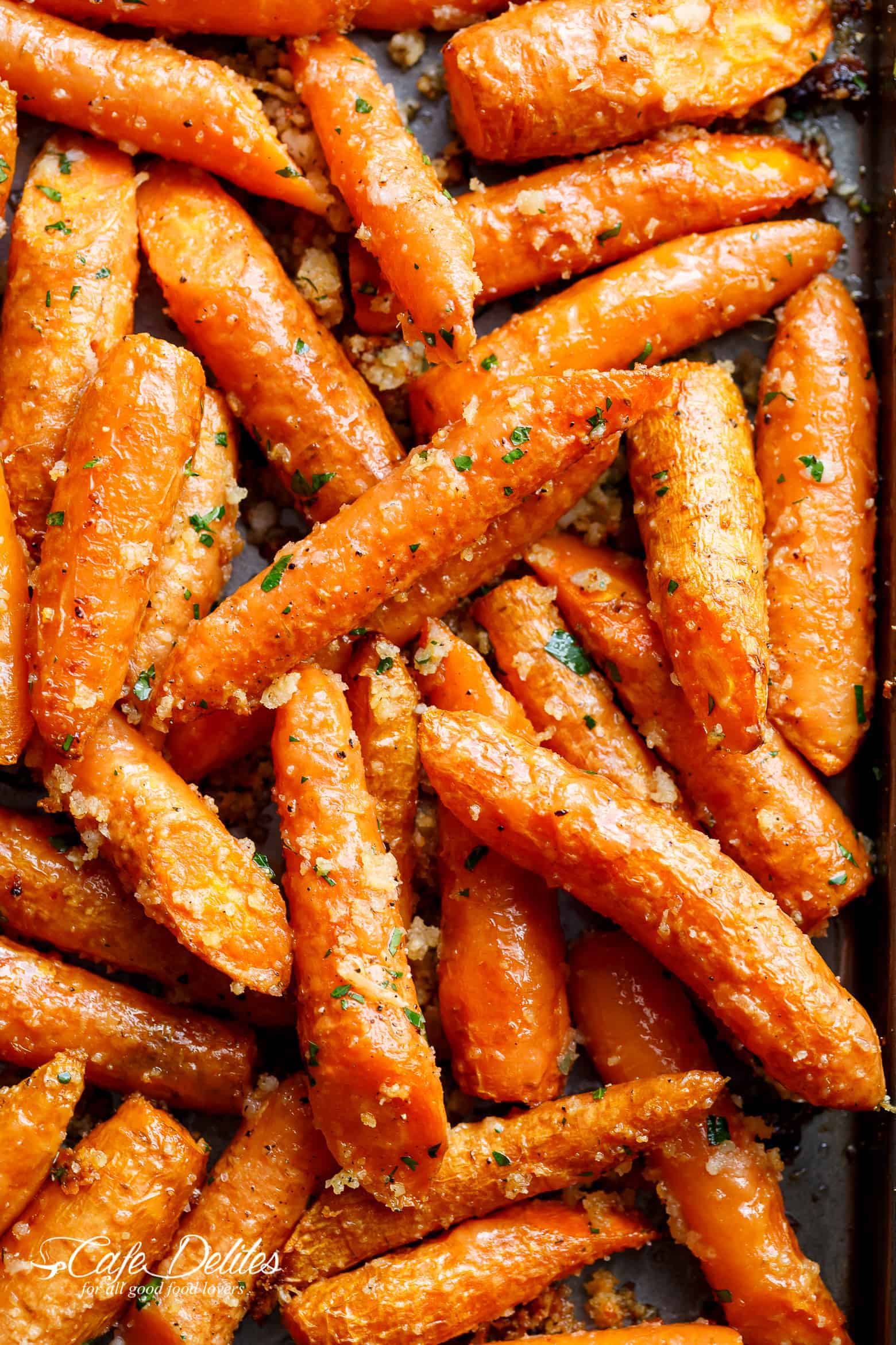 Garlic Parmesan Roasted Carrots