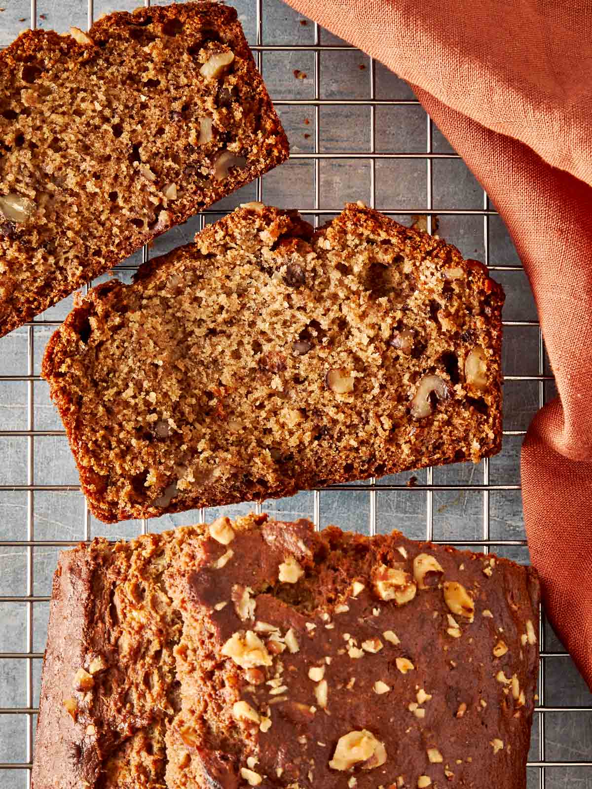 Mom's Fluffy Banana Bread (179 Calories)