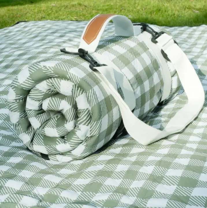 Oversized Waterproof Picnic Blanket — 80×80 Foldable Outdoor Mat