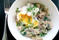 10-Minute Savory Oats: Poached Egg Perfection