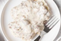 Southern Sausage Gravy Recipe for Biscuits and Breakfast